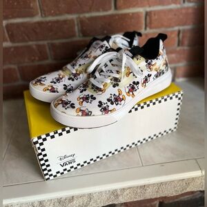 Disney Vans Ultrarange Rapidw Mickey Mouse Print Sneakers Men’s 12 NWT